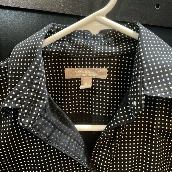 Banana Republic Women’s Dress Shirts - Bundle of 4 - Picture 4 of 12